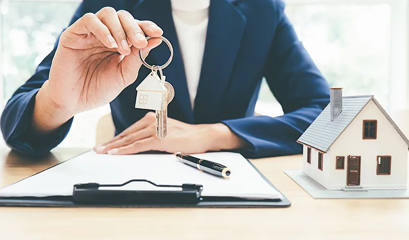schluesseluebergabe-immobilienverkauf-abschluss Erfolgreiche Übergabe nach dem Immobilienverkauf